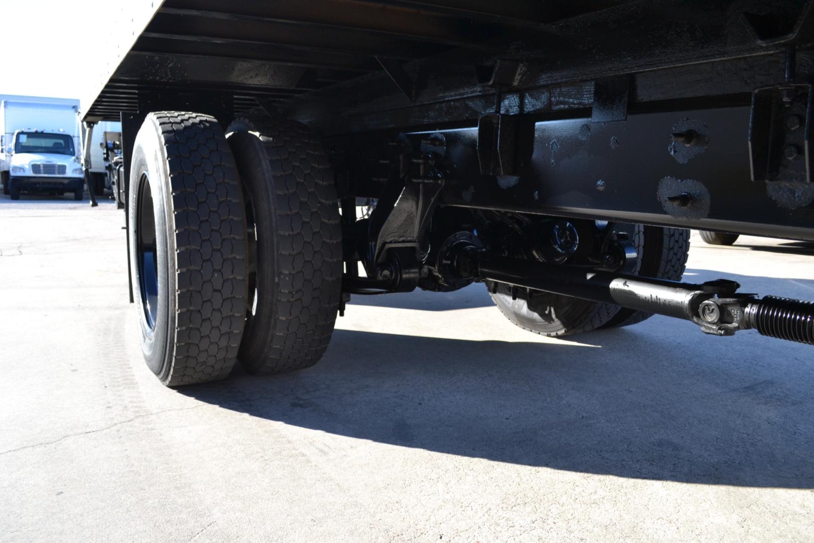 2016 WHITE /GRAY INTERNATIONAL 4300 with an CUMMINS B6.7L 260HP engine, ALLISON 2100HS AUTOMATIC transmission, located at 9172 North Fwy, Houston, TX, 77037, (713) 910-6868, 29.887470, -95.411903 - 25,999LB GVWR NON CDL, SUPREME 26FT BOX, 13'6FT CLEARANCE , HEIGHT 103" X WIDTH 102", MAXON 3,000LB ALUMINUM LIFT GATE, AIR RIDE, DUAL 40 GALLON FUEL TANKS, POWER WINDOWS & LOCKS, BENCH SEAT, RAMP, E-TRACKS - Photo#9